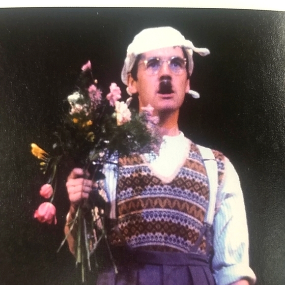 Monty Python LIVE Softcover Book 2009 - Picture 16 of 17